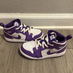 Air Jordan Retro 1 Mid